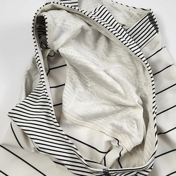 Lululemon Women's Racerback White Black Pin Striped Tank Top Stretch Size 6/8 - Picture 8 of 12